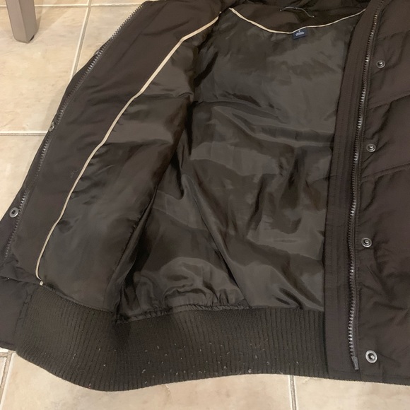 GAP Puffer Vest - Picture 8 of 11